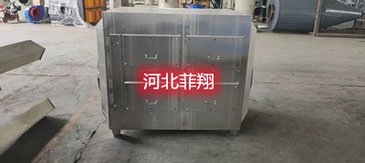 山西晉城10000風(fēng)量活性炭吸附箱運(yùn)行正常，經(jīng)濟(jì)耐用